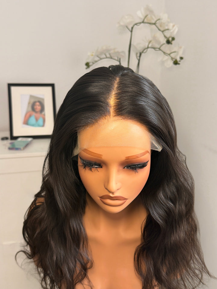 16 Zoll (40,6 cm) lange, 13*4 HD Lace Kinky Curly Echthaarperücke